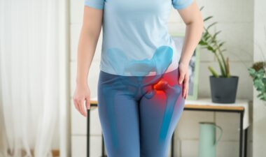 Gesäßschmerzen nach Hüft-OP: Gründe und Behandlung
