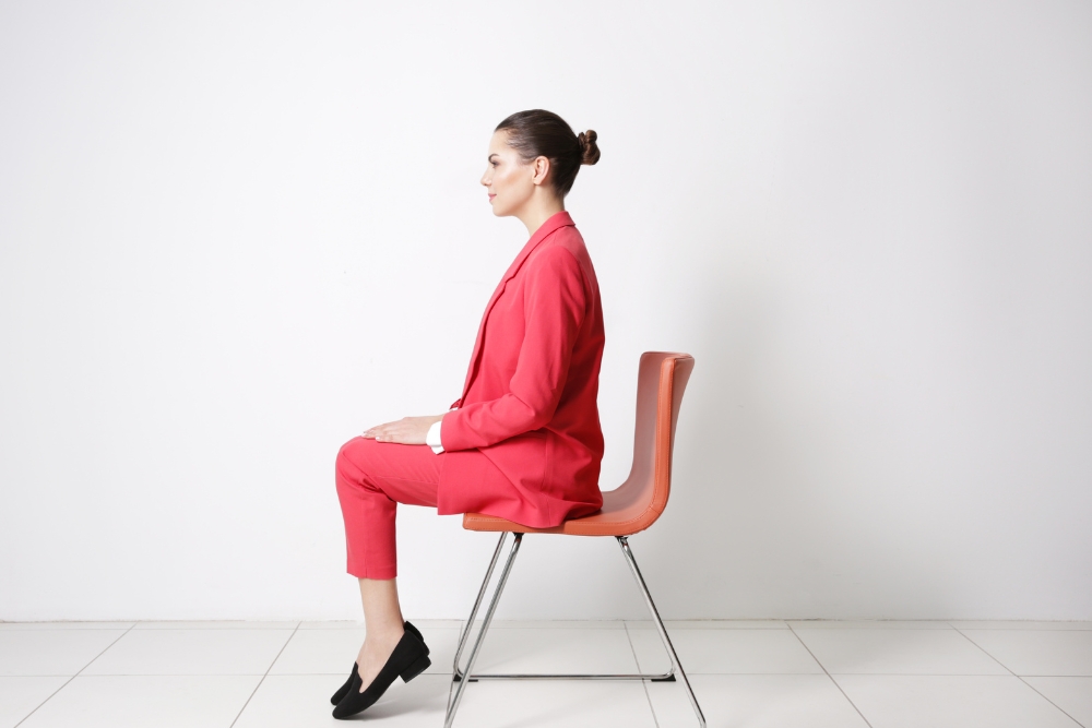 Aufrechte Sitzhaltung zur Entlastung der Hüfte